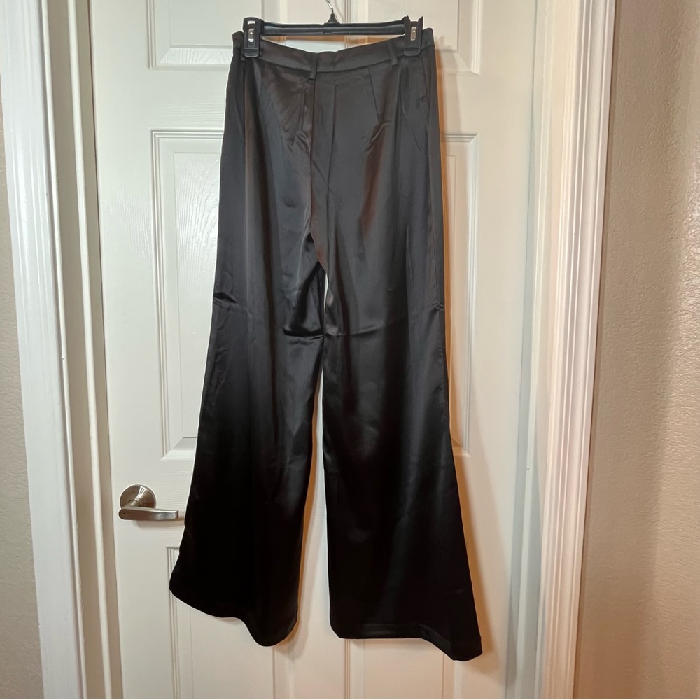 New with tag Woman’s HM Dress pants flared size small
